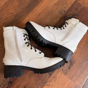 Juicy Couture Oodles Combat Boots Lace up Velcro Leather White Boots size 10M